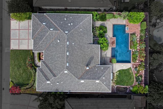 353 Deer River Way, Sacramento, CA 95831