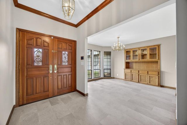 353 Deer River Way, Sacramento, CA 95831