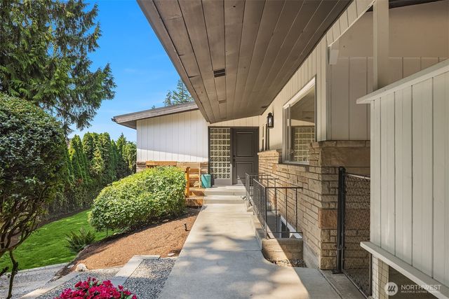 11215 Champagne Point Road NE, Kirkland, WA 98034