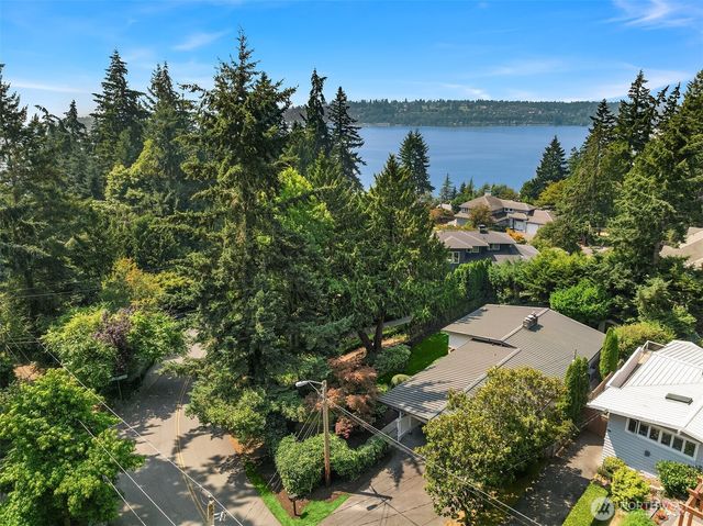 11215 Champagne Point Road NE, Kirkland, WA 98034