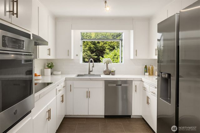 11215 Champagne Point Road NE, Kirkland, WA 98034