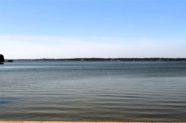 121 Autumn Wood Trail, Gun Barrel City, TX 75156