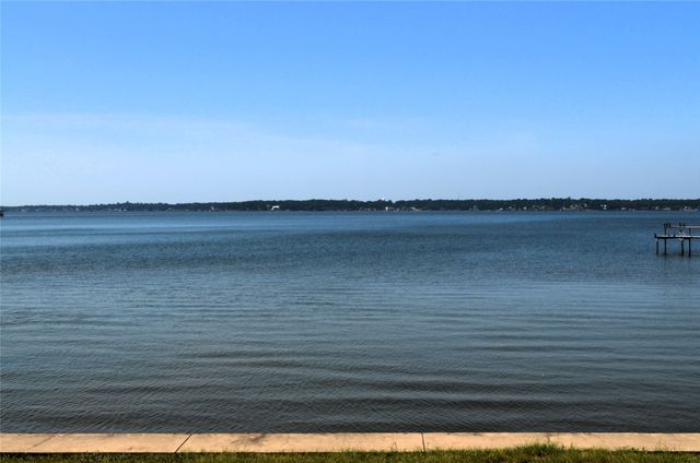 121 Autumn Wood Trail, Gun Barrel City, TX 75156