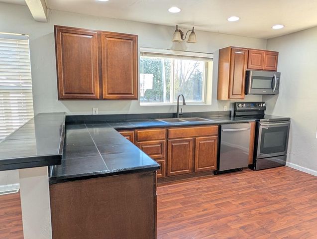 331 THOMPSON STREET, Peshtigo, WI 54157