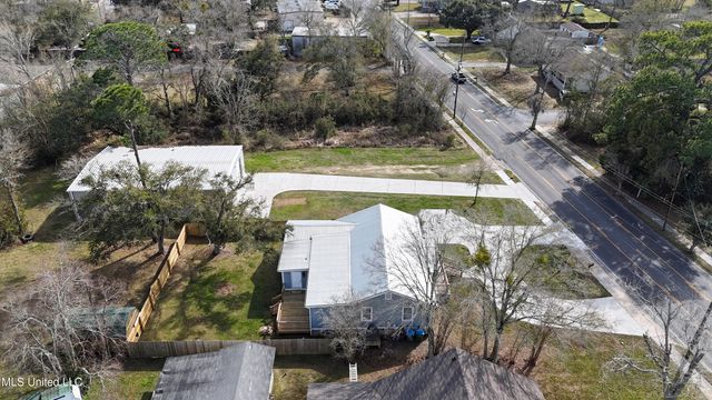 2058 Pascagoula Street, Pascagoula, MS 39567