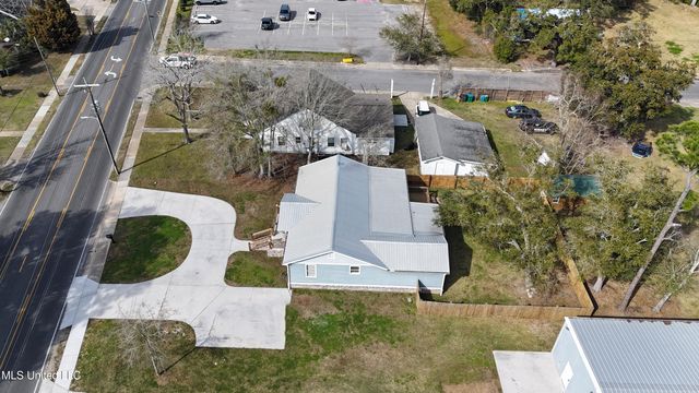 2058 Pascagoula Street, Pascagoula, MS 39567