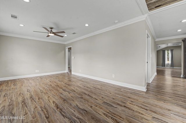 2058 Pascagoula Street, Pascagoula, MS 39567