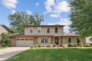 416 Lawndale Dr, Cedar Rapids, IA 52403