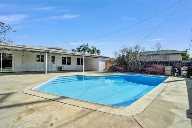 13581 Yosemite Drive, Westminster, CA 92683