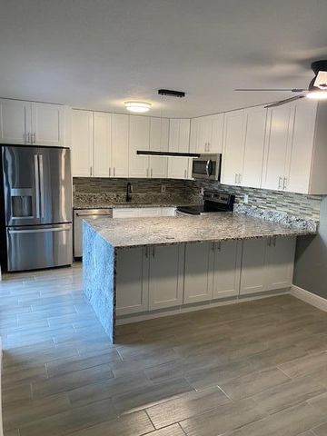 594 Springdale Circle 59-d, Palm Springs, FL 33461