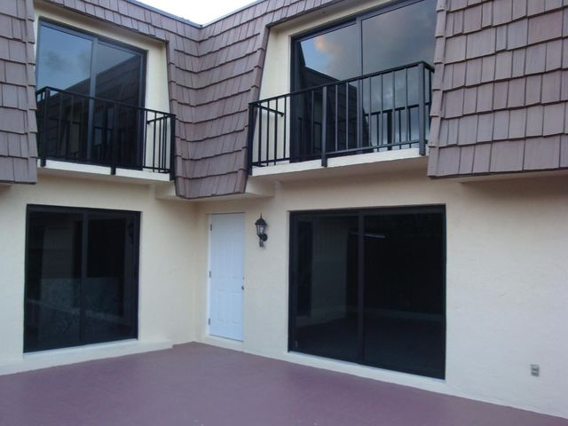 594 Springdale Circle 59-d, Palm Springs, FL 33461
