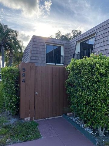 594 Springdale Circle 59-d, Palm Springs, FL 33461