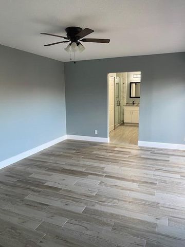 594 Springdale Circle 59-d, Palm Springs, FL 33461