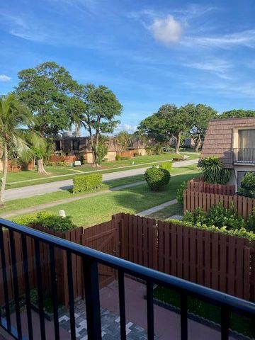 594 Springdale Circle 59-d, Palm Springs, FL 33461