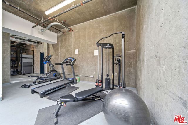 667 N Wilton Place 302, Los Angeles, CA 90004