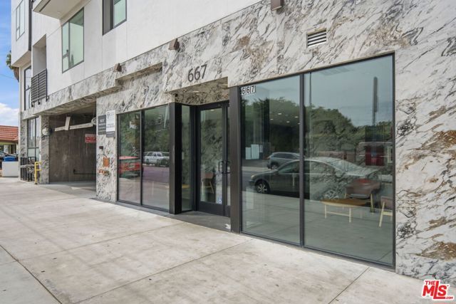 667 N Wilton Place 302, Los Angeles, CA 90004