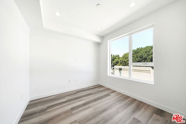 667 N Wilton Place 302, Los Angeles, CA 90004
