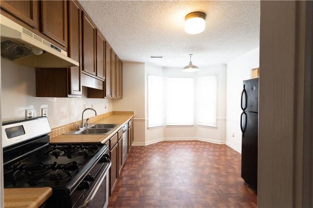 1024 Oaks Parkway SE, Smyrna, GA 30082