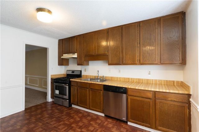 1024 Oaks Parkway SE, Smyrna, GA 30082