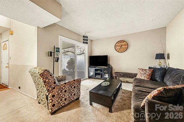 7031 Stonington Lane, Charlotte, NC 28227