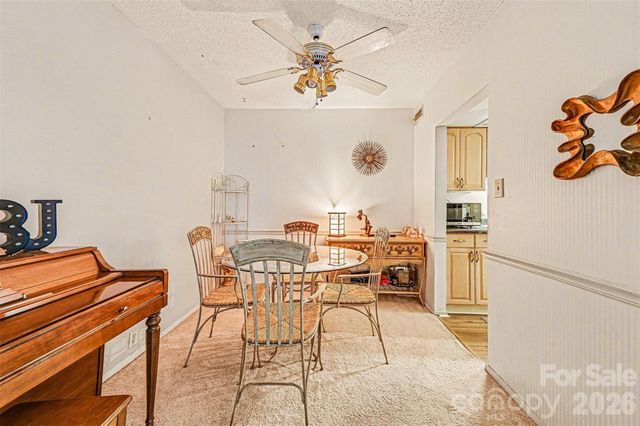 7031 Stonington Lane, Charlotte, NC 28227