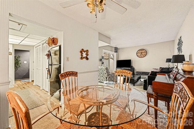 7031 Stonington Lane, Charlotte, NC 28227