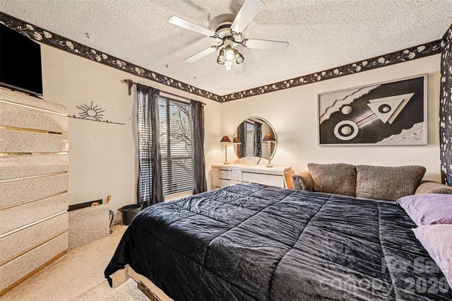 7031 Stonington Lane, Charlotte, NC 28227