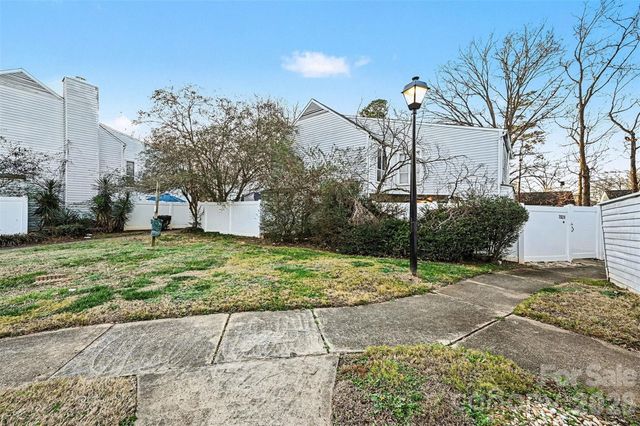 7031 Stonington Lane, Charlotte, NC 28227