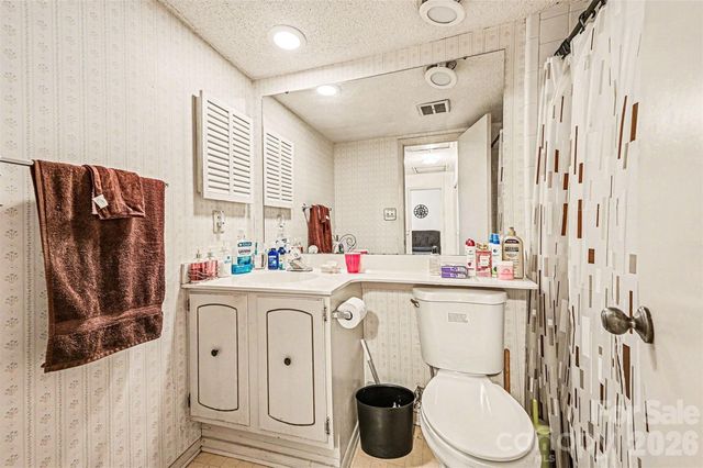 7031 Stonington Lane, Charlotte, NC 28227