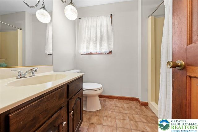 947 Tamenend Road, Moore Twp, PA 18014