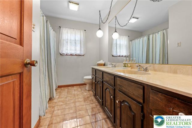 947 Tamenend Road, Moore Twp, PA 18014