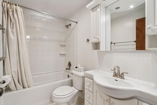 428 Ridge AVENUE, Burlington, WI 53105