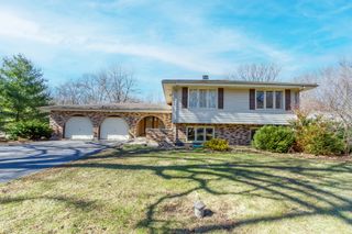 3N046 Lakeview Court, West Chicago, IL 60185