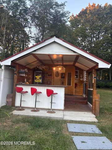 110 Chestnut Street, Toms River, NJ 08753