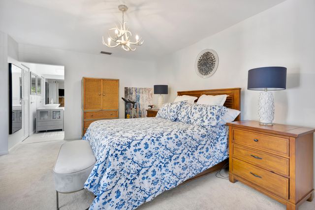 352 Prestwick Circle 3, Palm Beach Gardens, FL 33418