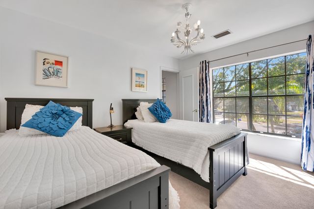 352 Prestwick Circle 3, Palm Beach Gardens, FL 33418