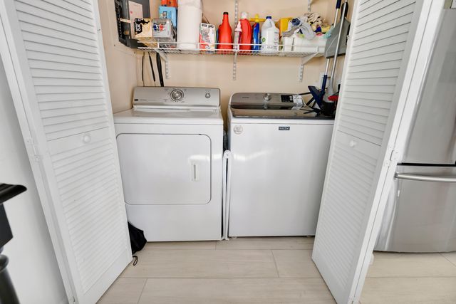 352 Prestwick Circle 3, Palm Beach Gardens, FL 33418