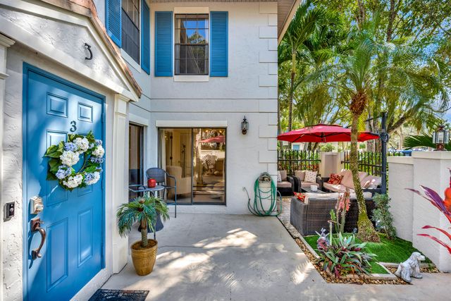 352 Prestwick Circle 3, Palm Beach Gardens, FL 33418