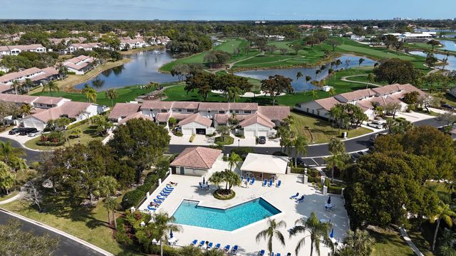 352 Prestwick Circle 3, Palm Beach Gardens, FL 33418