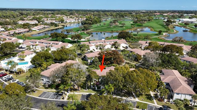 352 Prestwick Circle 3, Palm Beach Gardens, FL 33418