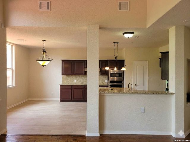 21039 LA PENA DR, San Antonio, TX 78258