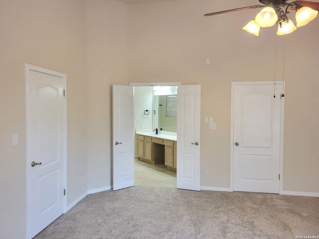 21039 LA PENA DR, San Antonio, TX 78258