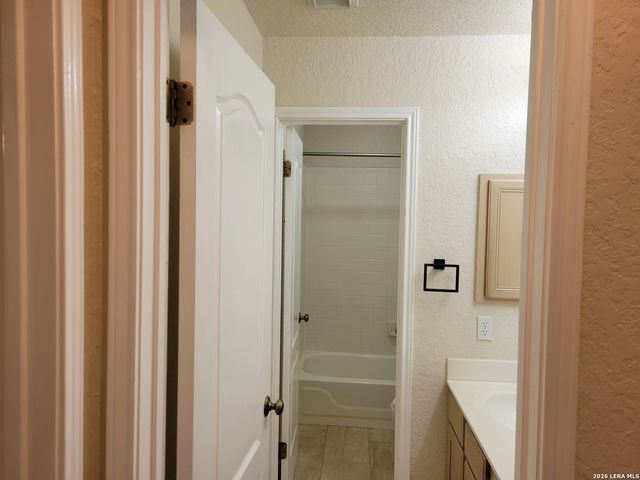 21039 LA PENA DR, San Antonio, TX 78258