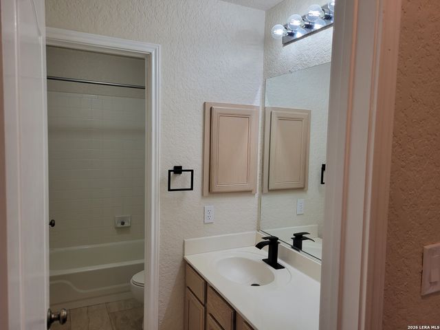 21039 LA PENA DR, San Antonio, TX 78258