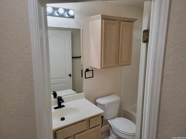 21039 LA PENA DR, San Antonio, TX 78258