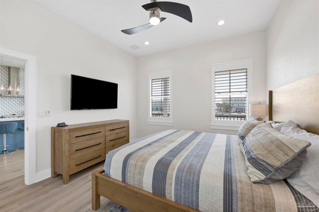 8169 White Sands Blvd, Navarre Beach, FL 32566