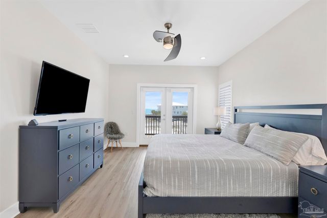 8169 White Sands Blvd, Navarre Beach, FL 32566