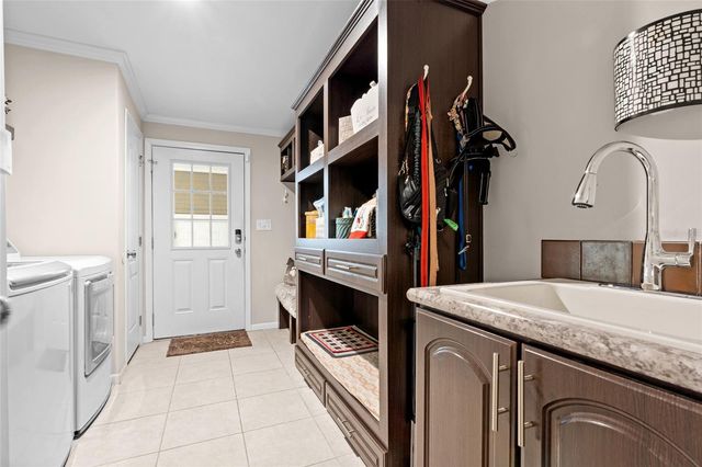 2715 9TH AVENUE N, St Petersburg, FL 33713