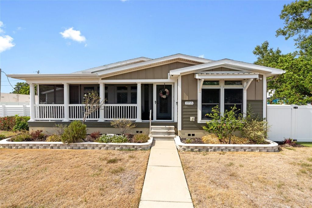 2715 9TH AVENUE N, St Petersburg, FL 33713