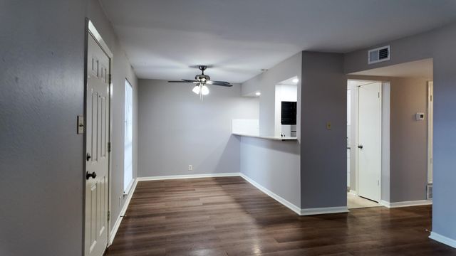 2102 5th Avenue N 10, Texas City, TX 77590